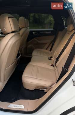 Внедорожник / Кроссовер Porsche Cayenne 2020 в 