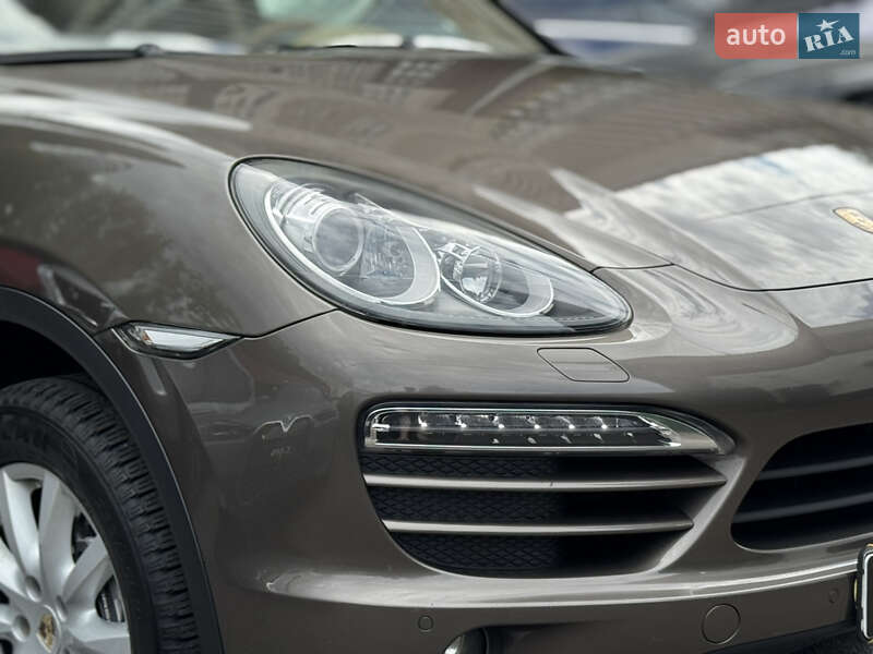Позашляховик / Кросовер Porsche Cayenne 2010 в Києві
