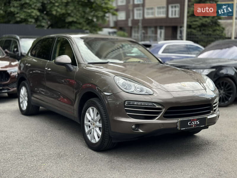Позашляховик / Кросовер Porsche Cayenne 2010 в Києві