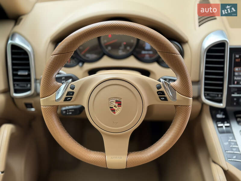 Позашляховик / Кросовер Porsche Cayenne 2010 в Києві
