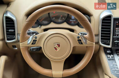 Внедорожник / Кроссовер Porsche Cayenne 2010 в 