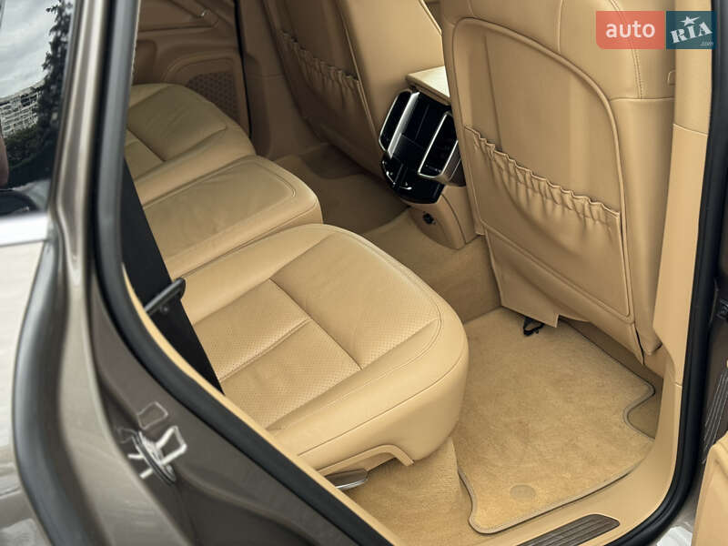 Позашляховик / Кросовер Porsche Cayenne 2010 в Києві