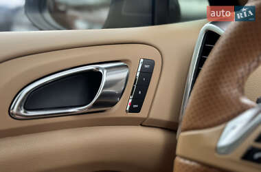 Внедорожник / Кроссовер Porsche Cayenne 2010 в 
