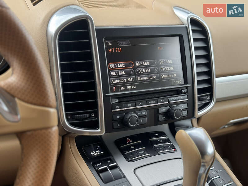Позашляховик / Кросовер Porsche Cayenne 2010 в Києві