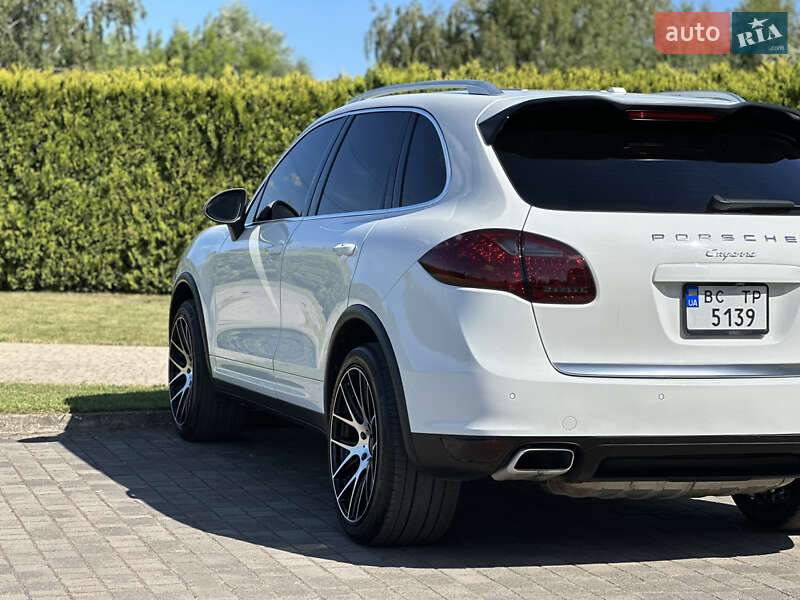 Внедорожник / Кроссовер Porsche Cayenne 2012 в Львове