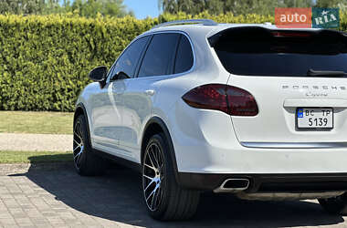 Внедорожник / Кроссовер Porsche Cayenne 2012 в 