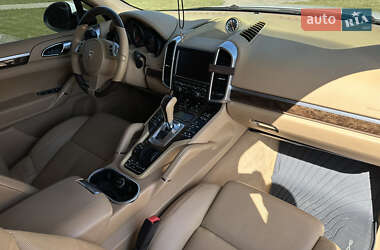 Внедорожник / Кроссовер Porsche Cayenne 2012 в 