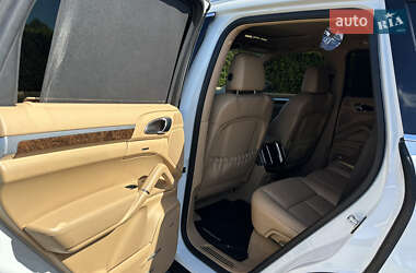 Внедорожник / Кроссовер Porsche Cayenne 2012 в 