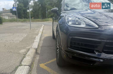 Внедорожник / Кроссовер Porsche Cayenne 2020 в 
