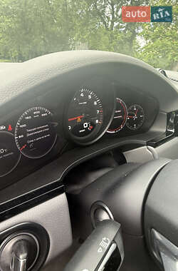 Внедорожник / Кроссовер Porsche Cayenne 2020 в 