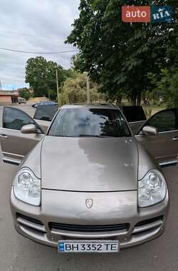 Внедорожник / Кроссовер Porsche Cayenne 2003 в 