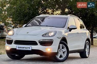 Внедорожник / Кроссовер Porsche Cayenne 2011 в 