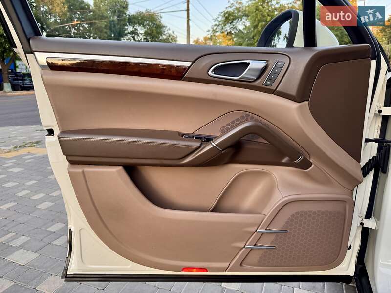 Позашляховик / Кросовер Porsche Cayenne 2011 в Одесі фото 37 Позашляховик / Кросовер Porsche Cayenne 2011 в Одесі