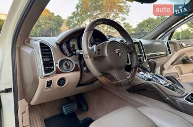 Внедорожник / Кроссовер Porsche Cayenne 2011 в 
