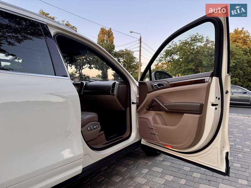 Позашляховик / Кросовер Porsche Cayenne 2011 в Одесі фото 45 Позашляховик / Кросовер Porsche Cayenne 2011 в Одесі