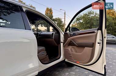 Внедорожник / Кроссовер Porsche Cayenne 2011 в 