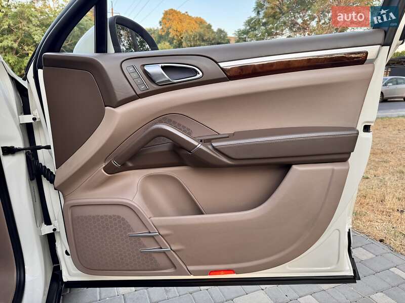 Позашляховик / Кросовер Porsche Cayenne 2011 в Одесі фото 51 Позашляховик / Кросовер Porsche Cayenne 2011 в Одесі