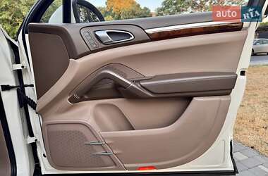 Внедорожник / Кроссовер Porsche Cayenne 2011 в 