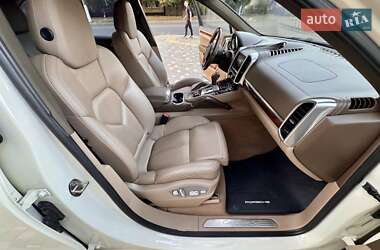 Внедорожник / Кроссовер Porsche Cayenne 2011 в 