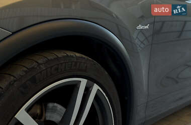 Внедорожник / Кроссовер Porsche Cayenne 2011 в 