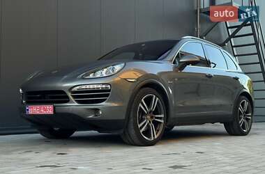 Позашляховик / Кросовер Porsche Cayenne 2011 в Острозі