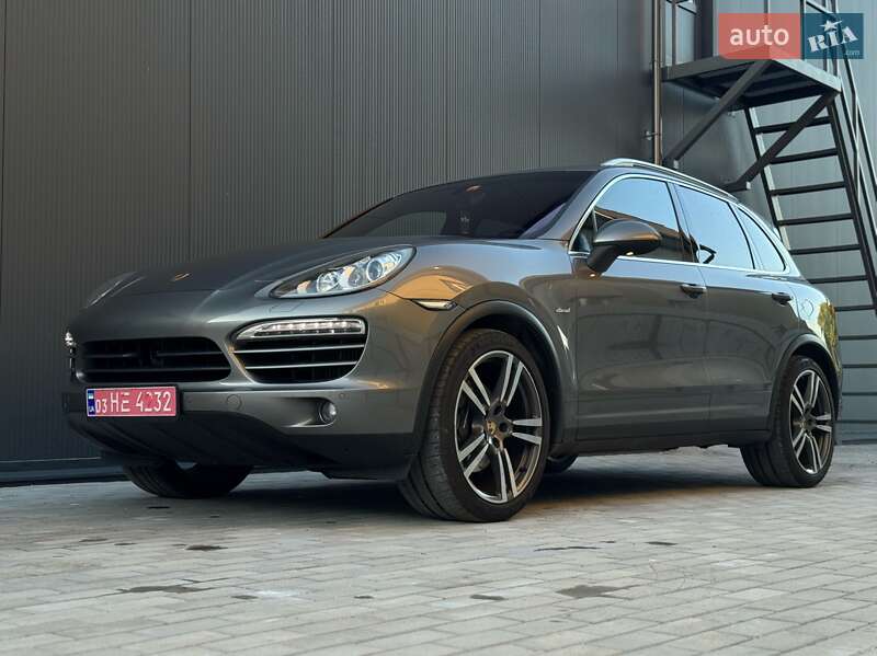 Внедорожник / Кроссовер Porsche Cayenne 2011 в 