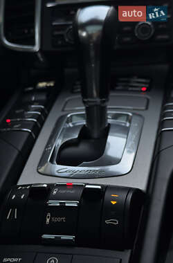 Внедорожник / Кроссовер Porsche Cayenne 2011 в 