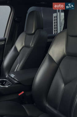 Внедорожник / Кроссовер Porsche Cayenne 2011 в 
