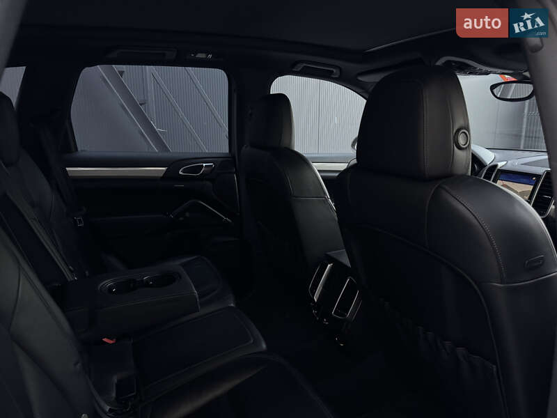 Внедорожник / Кроссовер Porsche Cayenne 2011 в Остроге фото 39 Внедорожник / Кроссовер Porsche Cayenne 2011 в Остроге