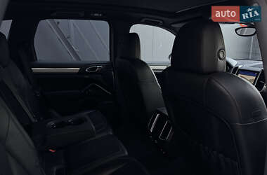 Внедорожник / Кроссовер Porsche Cayenne 2011 в 