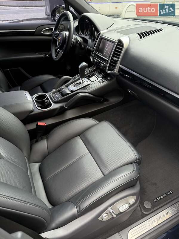 Внедорожник / Кроссовер Porsche Cayenne 2015 в Днепре