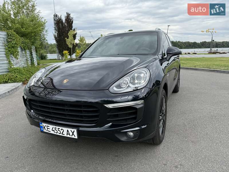 Внедорожник / Кроссовер Porsche Cayenne 2015 в Днепре