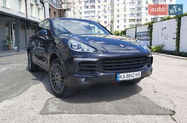Внедорожник / Кроссовер Porsche Cayenne 2017 в Киеве