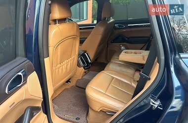 Внедорожник / Кроссовер Porsche Cayenne 2012 в 