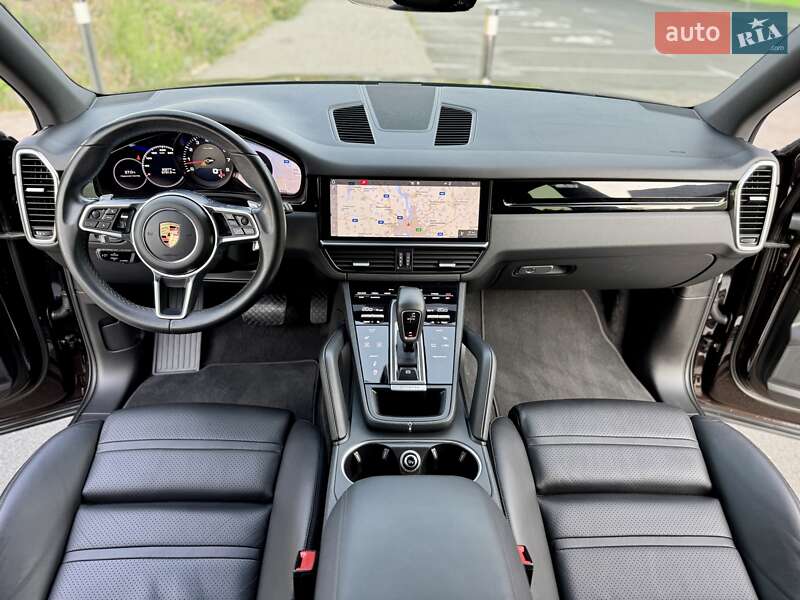Внедорожник / Кроссовер Porsche Cayenne 2018 в Киеве