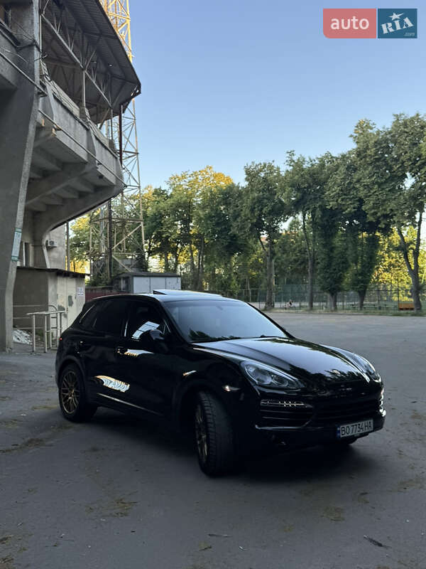 Позашляховик / Кросовер Porsche Cayenne 2011 в Тернополі