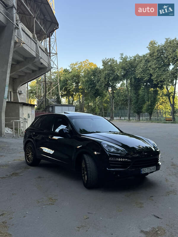 Позашляховик / Кросовер Porsche Cayenne 2011 в Тернополі