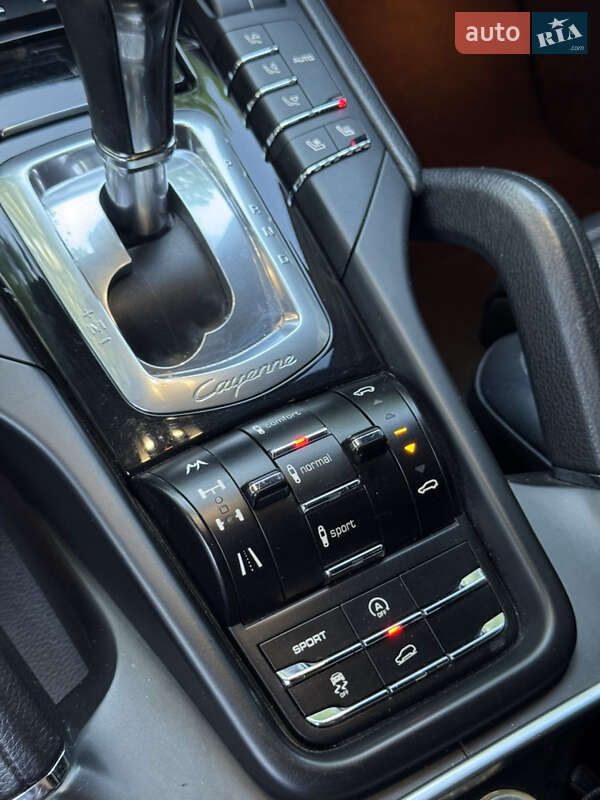 Позашляховик / Кросовер Porsche Cayenne 2011 в Тернополі