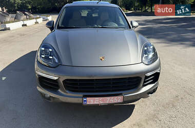 Внедорожник / Кроссовер Porsche Cayenne 2016 в Львове