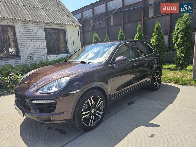 Внедорожник / Кроссовер Porsche Cayenne 2013 в Черкассах