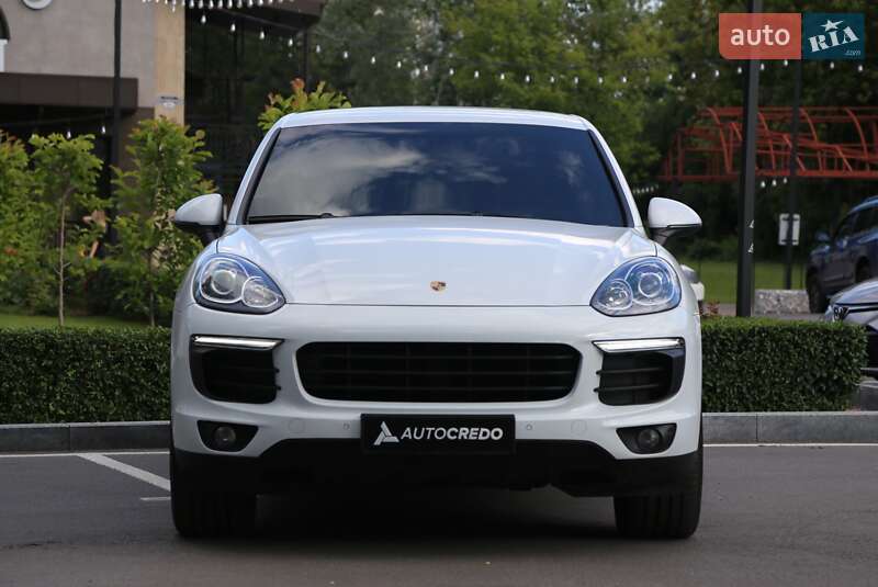 Внедорожник / Кроссовер Porsche Cayenne 2016 в Киеве