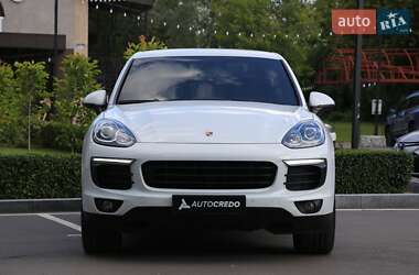 Внедорожник / Кроссовер Porsche Cayenne 2016 в 