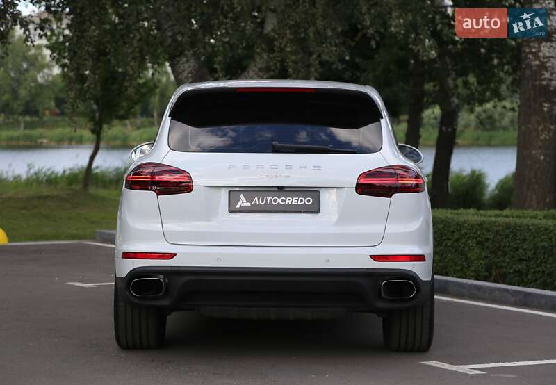 Внедорожник / Кроссовер Porsche Cayenne 2016 в Киеве
