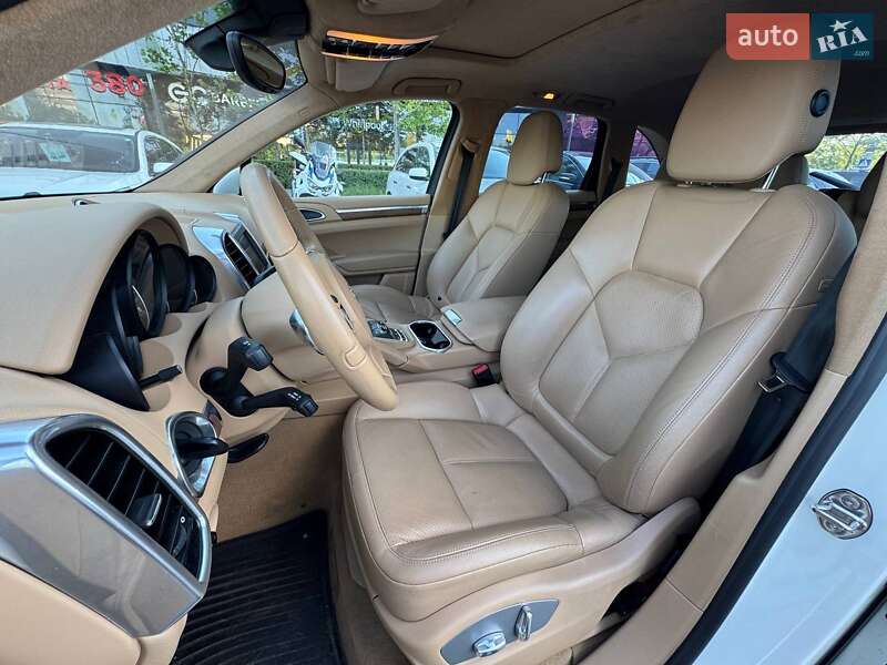 Позашляховик / Кросовер Porsche Cayenne 2010 в Києві