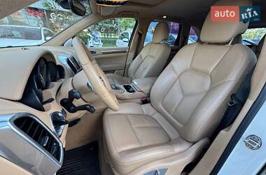 Внедорожник / Кроссовер Porsche Cayenne 2010 в 