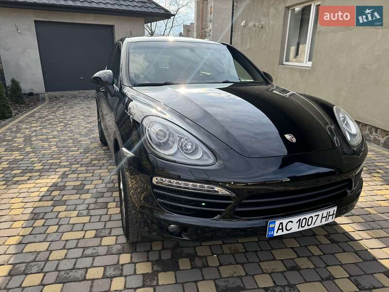 Позашляховик / Кросовер Porsche Cayenne 2012 в Горохові