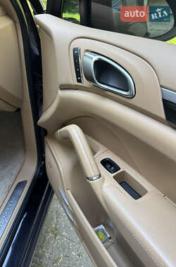 Внедорожник / Кроссовер Porsche Cayenne 2011 в 