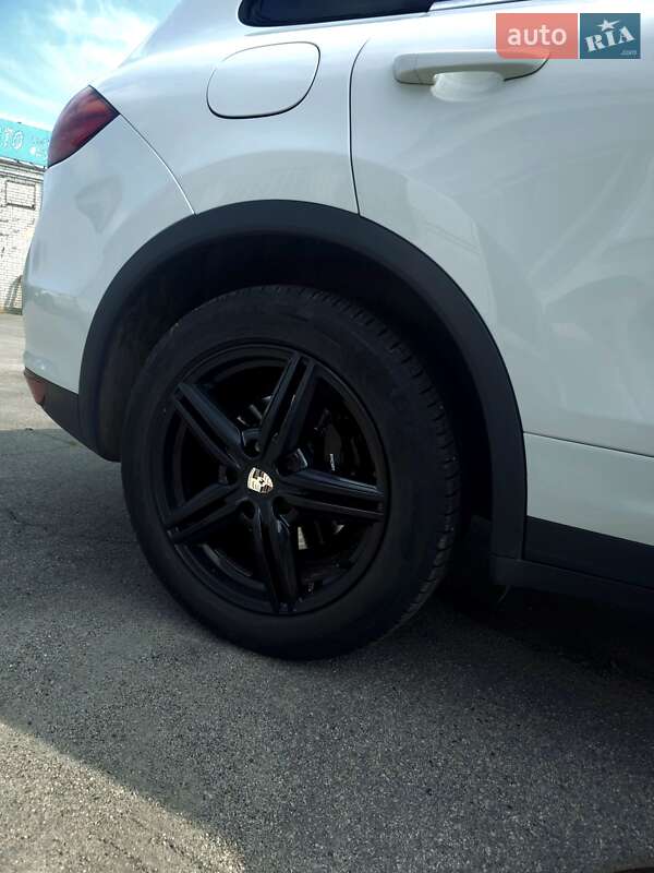 Внедорожник / Кроссовер Porsche Cayenne 2012 в Запорожье