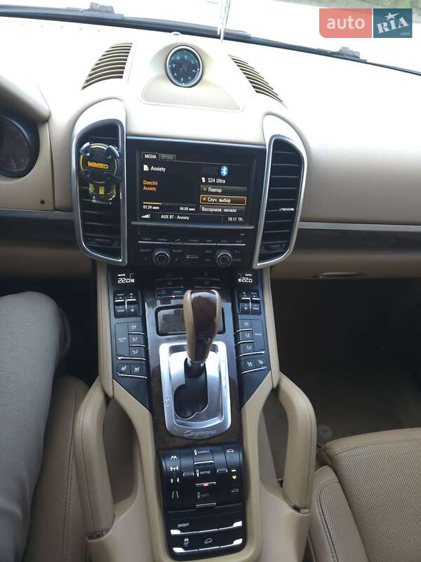 Внедорожник / Кроссовер Porsche Cayenne 2012 в Запорожье