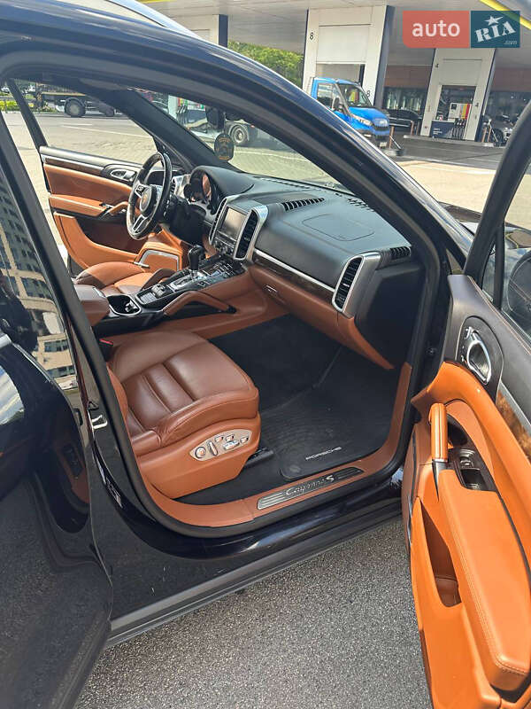 Внедорожник / Кроссовер Porsche Cayenne 2016 в Днепре фото 9 Внедорожник / Кроссовер Porsche Cayenne 2016 в Днепре